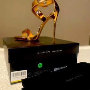 GIUSEPPE ZANOTTI copper Patent Leather Strappy Pumps